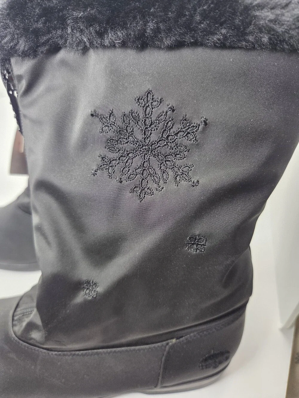 Totes Woman's Black Thermolite Insulated Waterproof Mid Calf Winter Boot 7 WIDE